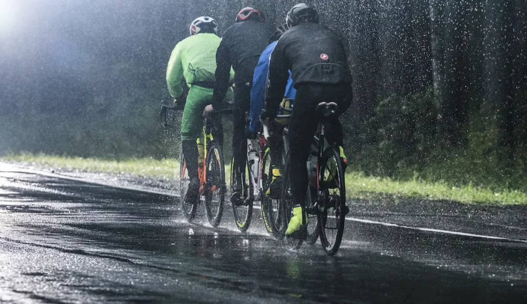 Granfondo sotto la pioggia