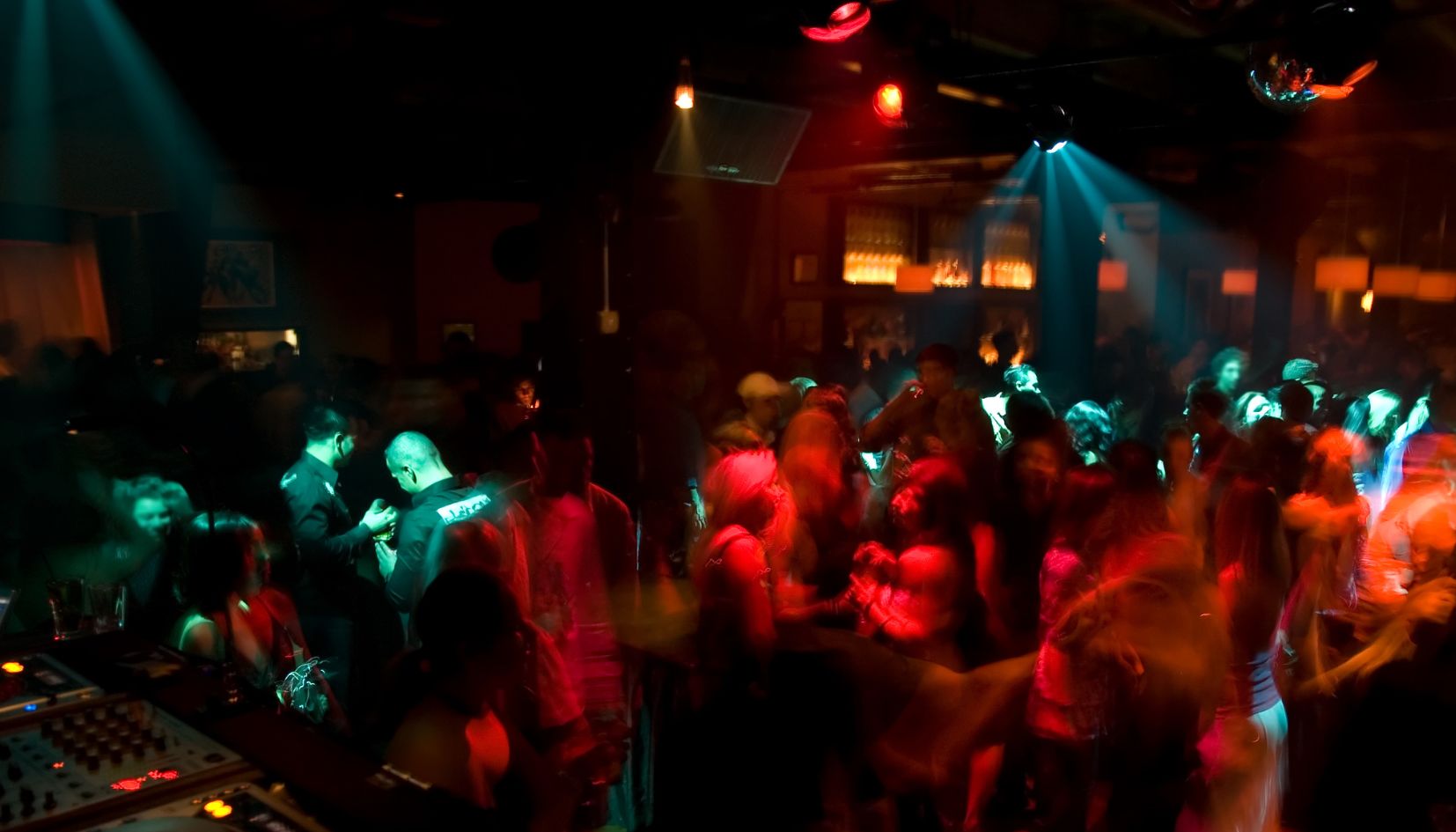 locale notturno